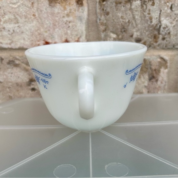 Pyrex Morning Blue White Mugs with Blue Floral Design - Picture 6 of 10